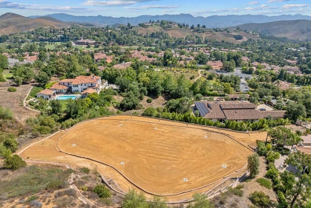 4774 Golf Course Drive, Westlake Village, CA 91362 — photo 3 of 17