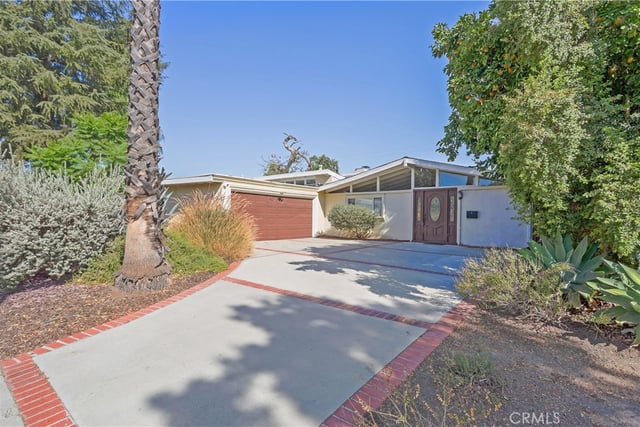 19841 Hamlin Street, Woodland Hills, CA 91367 — photo 2 of 39