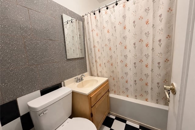 7833 Crocker, Los Angeles, CA 90003 — photo 13 of 28