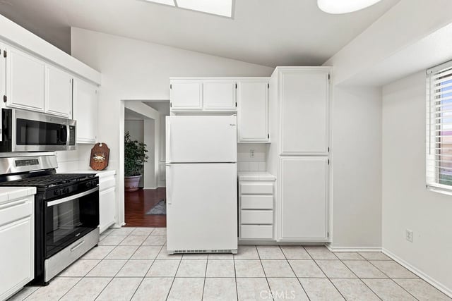 40324 Homeridge, Palmdale, CA 93551 — photo 13 of 41
