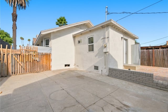 5032 S Wilton Place, Los Angeles, CA 90062 — photo 23 of 26