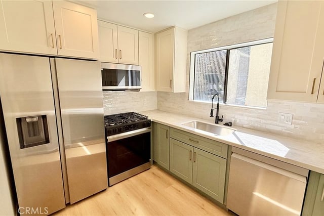 225 N Rose Street 104, Burbank, CA 91505 — photo 2 of 21