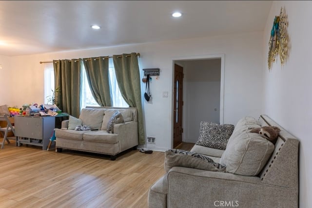 5421 Repetto, Los Angeles, CA 90022 — photo 11 of 24