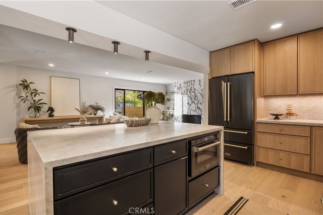 1643 San Ysidro Drive, Beverly Hills, CA 90210 — photo 13 of 53