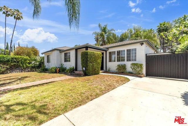 18352 Bessemer Street, Tarzana, CA 91335 — photo 2 of 43