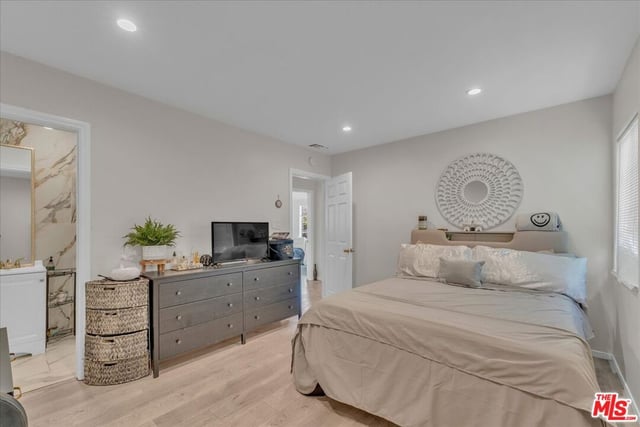 18352 Bessemer Street, Tarzana, CA 91335 — photo 22 of 43