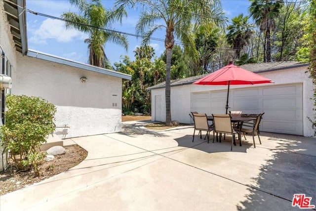 18352 Bessemer Street, Tarzana, CA 91335 — photo 31 of 43