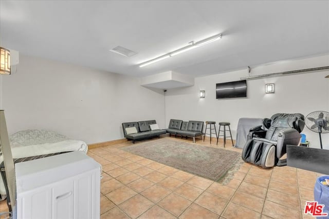 18352 Bessemer Street, Tarzana, CA 91335 — photo 34 of 43