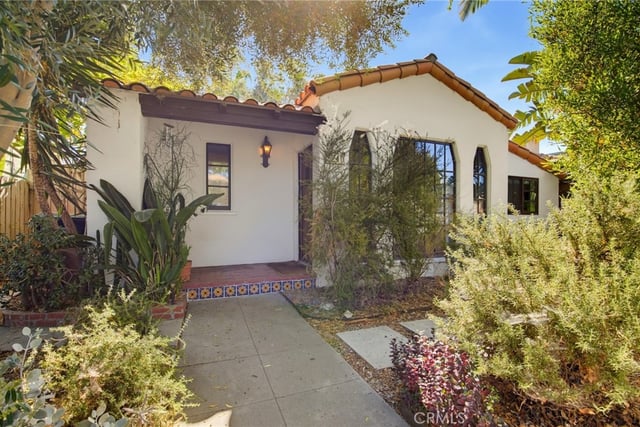 2240 Pine Avenue, Long Beach, CA 90806 — photo 4 of 27
