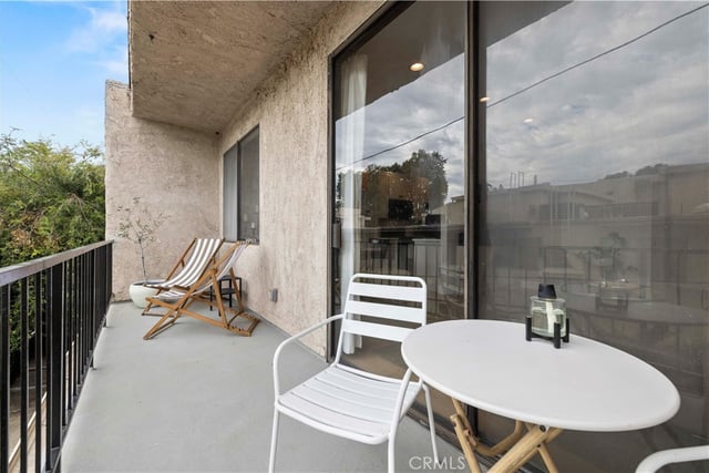 14539 Benefit 205, Sherman Oaks, CA 91403 — photo 7 of 20
