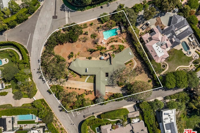 1601 Capri Drive, Pacific Palisades, CA 90272 — photo 2 of 9