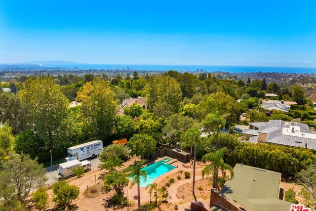 1601 Capri Drive, Pacific Palisades, CA 90272 — photo 4 of 9