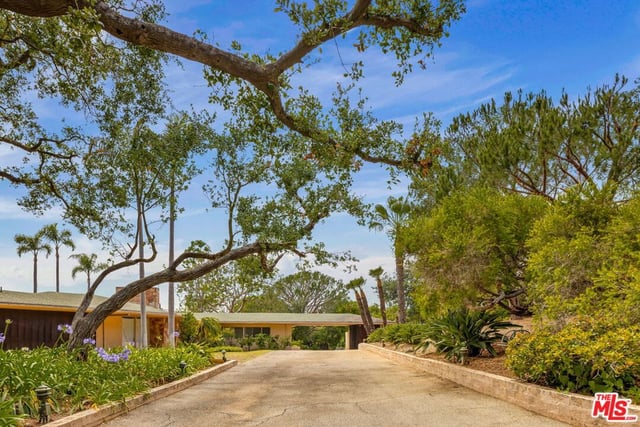 1601 Capri Drive, Pacific Palisades, CA 90272 — photo 6 of 9