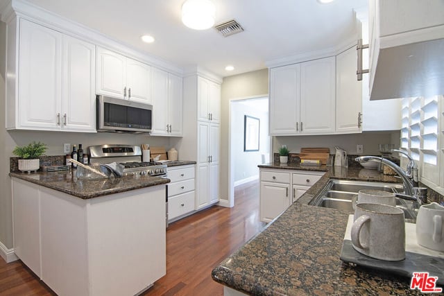 1626 S Canfield Avenue, Los Angeles, CA 90035 — photo 9 of 36
