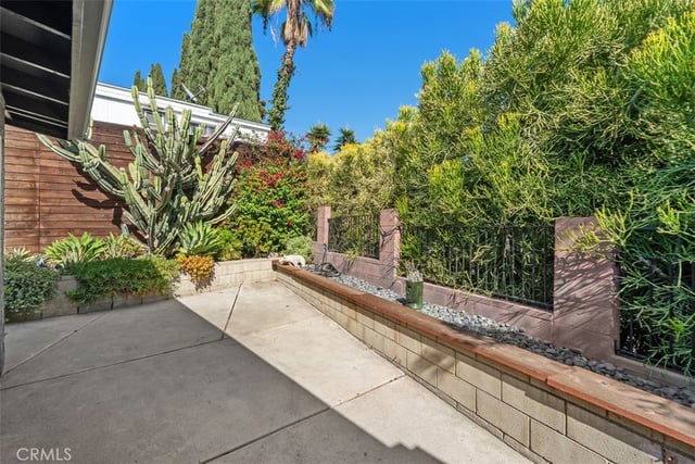1925 Waterloo, Los Angeles, CA 90039 — photo 33 of 42