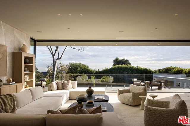 1660 Casale Road, Pacific Palisades, CA 90272 — photo 13 of 62