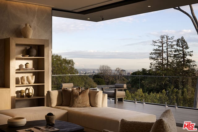 1660 Casale Road, Pacific Palisades, CA 90272 — photo 14 of 62