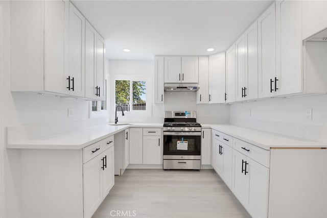 570 N East End Avenue, Pomona, CA 91767 — photo 12 of 26