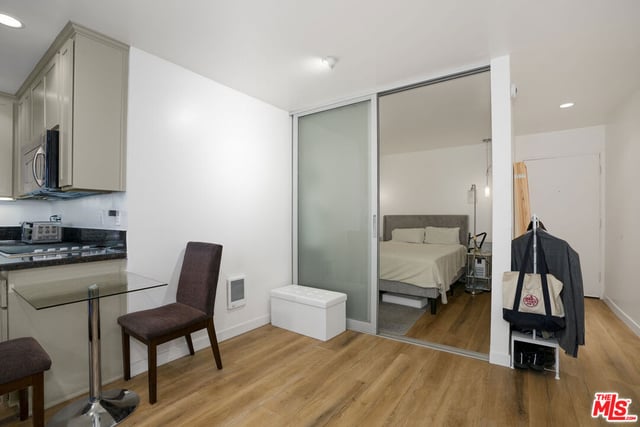 11645 Montana Avenue 222, Los Angeles, CA 90049 — photo 18 of 26