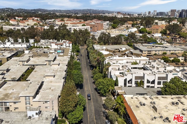 11645 Montana Avenue 222, Los Angeles, CA 90049 — photo 25 of 26