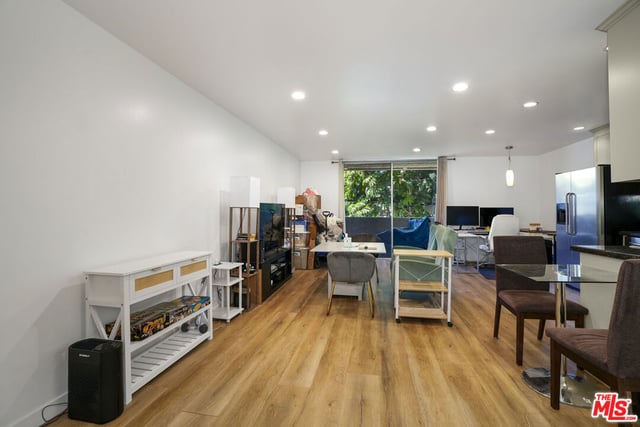 11645 Montana Avenue 222, Los Angeles, CA 90049 — photo 5 of 26