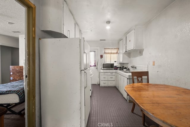 221 W Hillcrest Boulevard, Inglewood, CA 90301 — photo 18 of 56