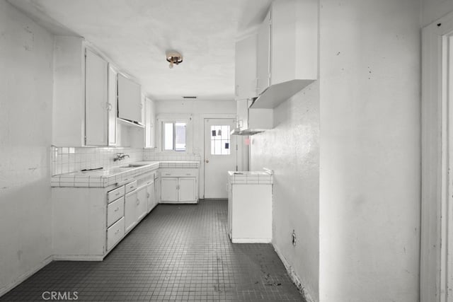221 W Hillcrest Boulevard, Inglewood, CA 90301 — photo 31 of 56