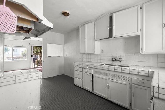 221 W Hillcrest Boulevard, Inglewood, CA 90301 — photo 33 of 56