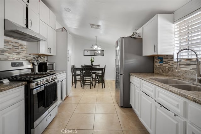11848 Chadron, Pacoima, CA 91331 — photo 2 of 23