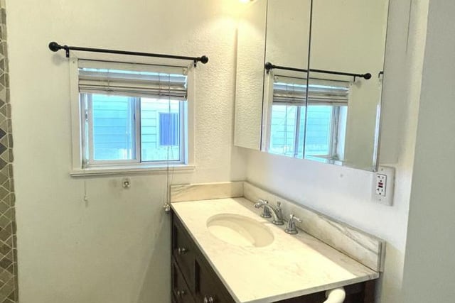 21500 Lassen Street 117, Chatsworth, CA 91311 — photo 10 of 15