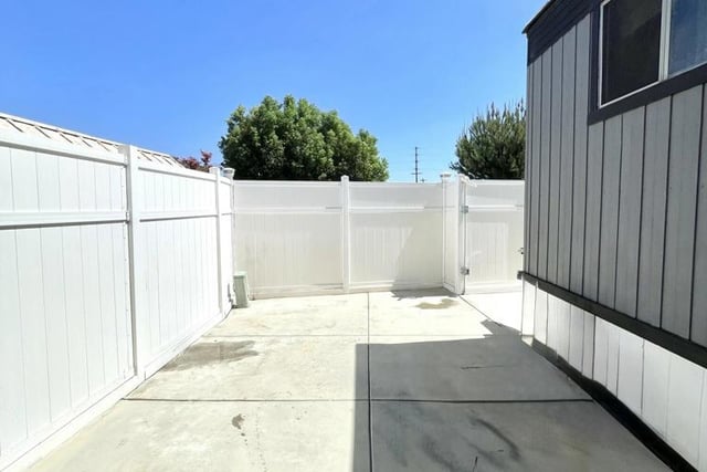21500 Lassen Street 117, Chatsworth, CA 91311 — photo 14 of 15