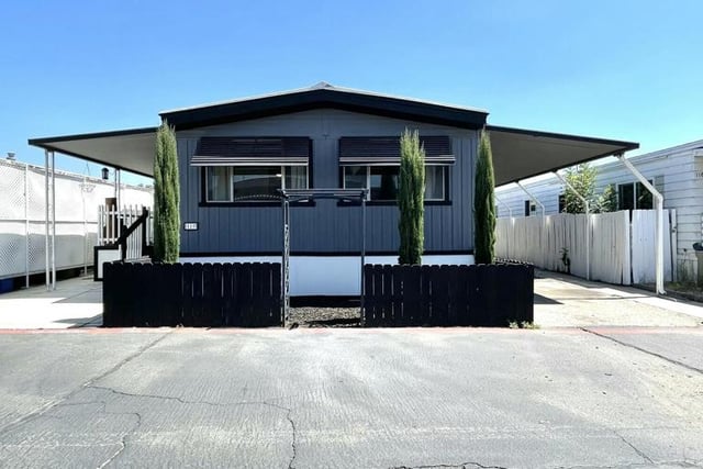 21500 Lassen Street 117, Chatsworth, CA 91311 — photo 2 of 15