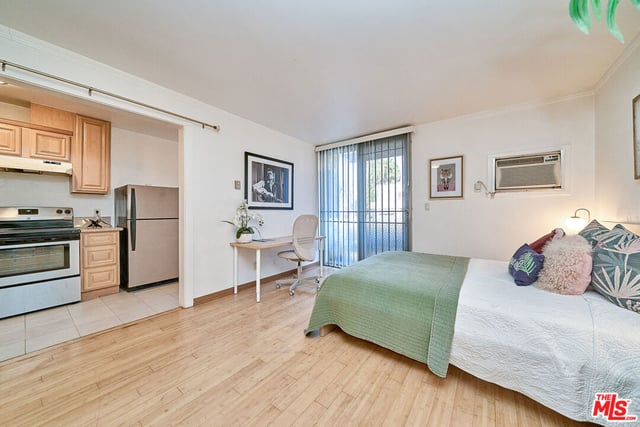 425 S Kenmore Avenue 104, Los Angeles, CA 90020 — photo 12 of 34