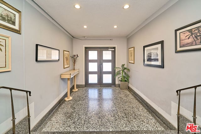 425 S Kenmore Avenue 104, Los Angeles, CA 90020 — photo 23 of 34