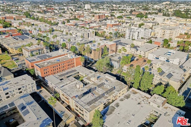 425 S Kenmore Avenue 104, Los Angeles, CA 90020 — photo 31 of 34