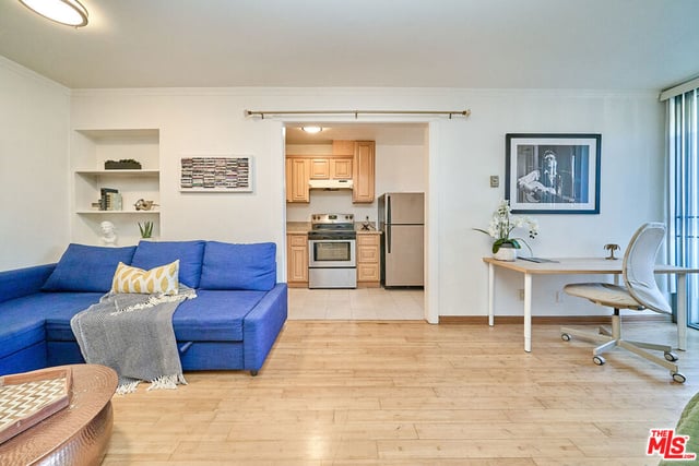 425 S Kenmore Avenue 104, Los Angeles, CA 90020 — photo 6 of 34