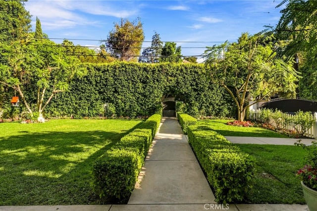 14647 Valley Vista Boulevard, Sherman Oaks, CA 91403 — photo 4 of 60