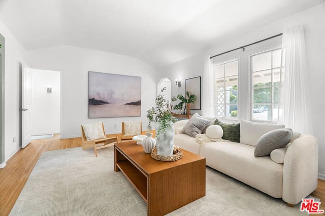 1185 Hauser Boulevard, Los Angeles, CA 90019 — photo 4 of 48