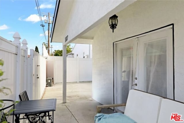 1185 Hauser Boulevard, Los Angeles, CA 90019 — photo 44 of 48