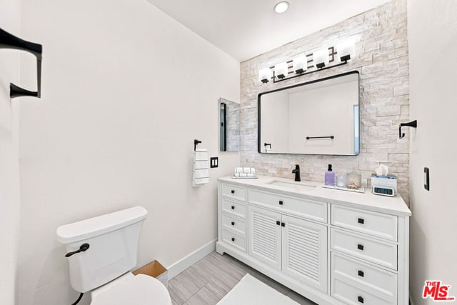 13235 Fiji Way F, Los Angeles, CA 90292 — photo 17 of 35