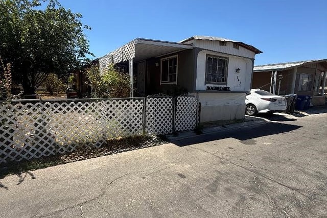 1301 Avenue I, Lancaster, CA 93535 — photo 2 of 3