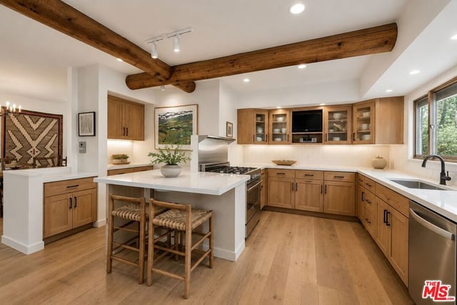 454 N East Rustic Road, Santa Monica, CA 90402 — photo 22 of 24