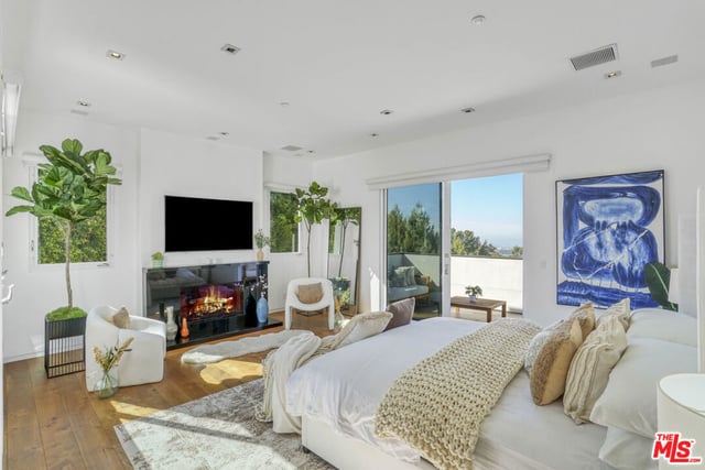 1116 Linda Flora Drive, Los Angeles, CA 90049 — photo 20 of 31