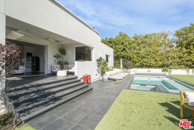 1116 Linda Flora Drive, Los Angeles, CA 90049 — photo 27 of 31