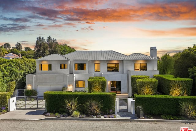 1116 Linda Flora Drive, Los Angeles, CA 90049 — photo 3 of 31