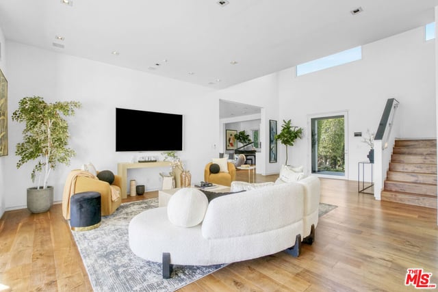 1116 Linda Flora Drive, Los Angeles, CA 90049 — photo 9 of 31