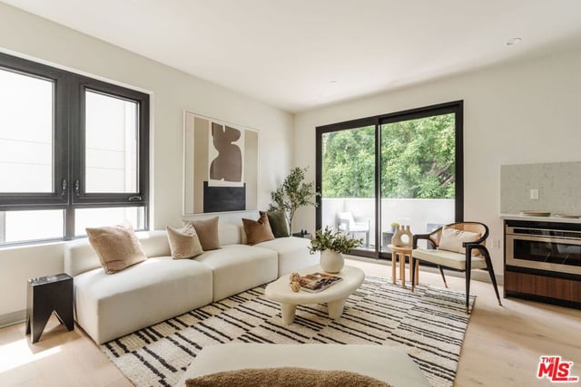 1051 N Spaulding Avenue E, West Hollywood, CA 90046 — photo 10 of 59