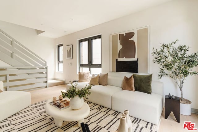 1051 N Spaulding Avenue E, West Hollywood, CA 90046 — photo 13 of 59