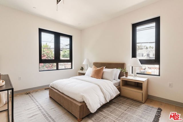 1051 N Spaulding Avenue E, West Hollywood, CA 90046 — photo 15 of 59