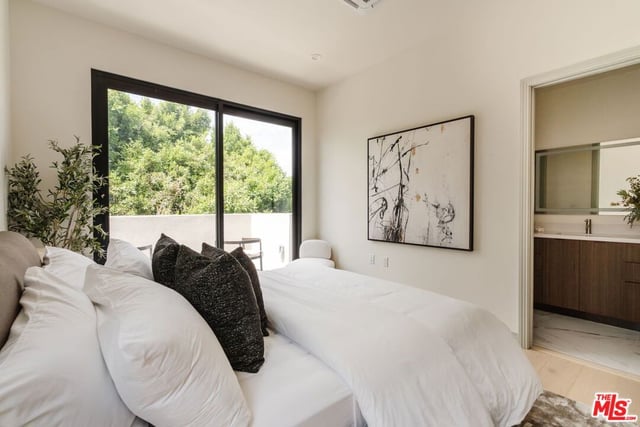1051 N Spaulding Avenue E, West Hollywood, CA 90046 — photo 31 of 59